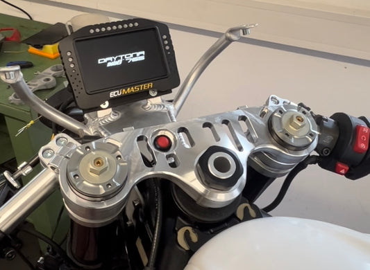 Triumph Street Triple RACE Gabelbrück für Clip-On Lenkerstummel