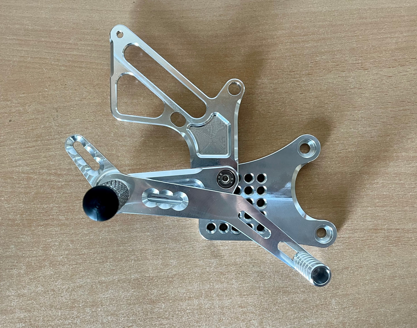 Racing Fussrastenanlage für Triumph Daytona/Street Triple